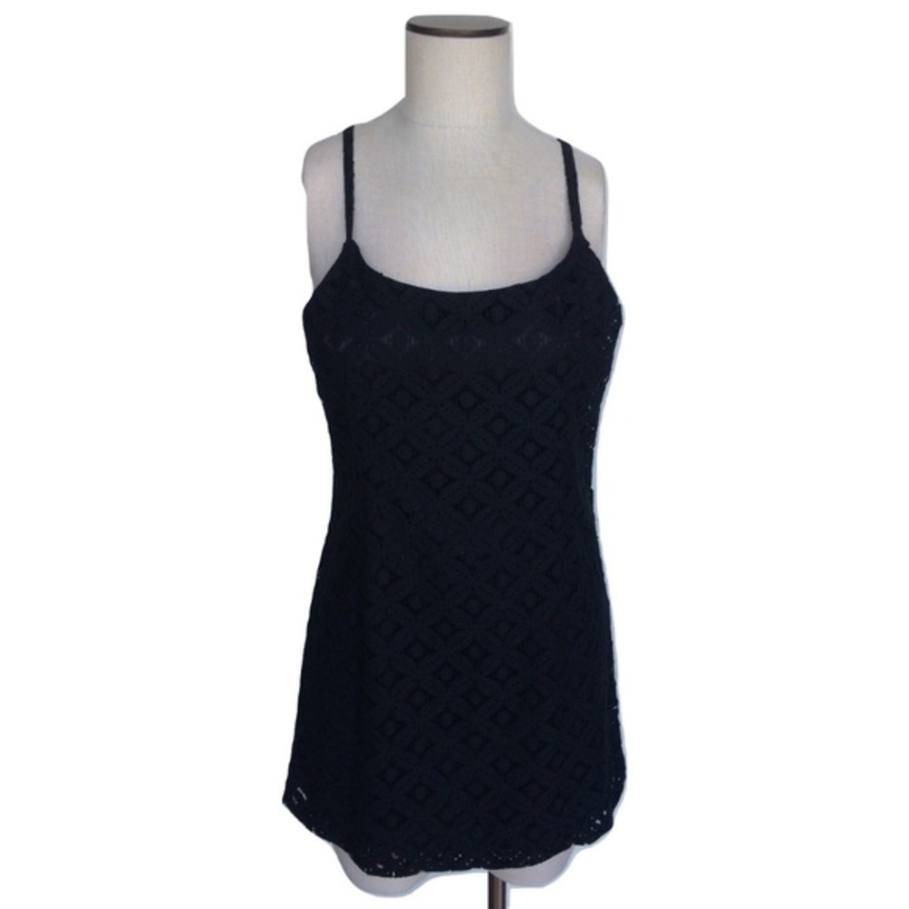 NWT Open Back Geometric Art Deco Lace Tunic Top